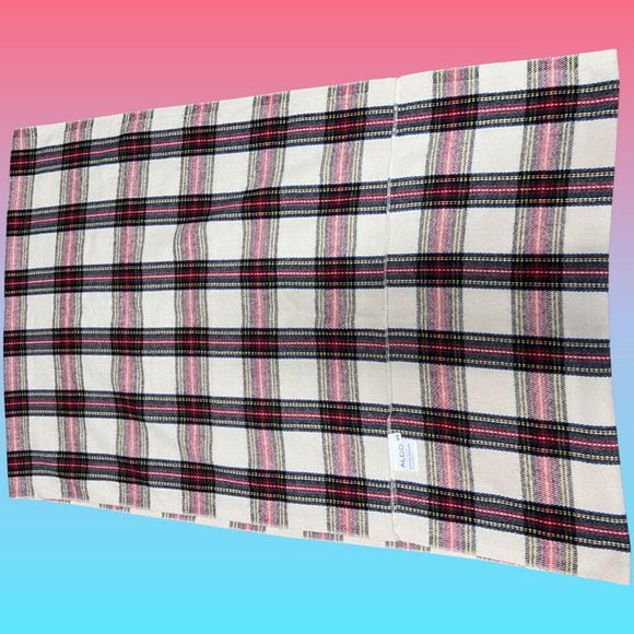 ALDO PLAID CIRCLE SCARF CHRISTMAS HOLIDAY FESTIVE - Picture 3 of 3